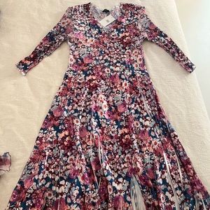 KOMAROV
Charmeuse & Chiffon Cocktail Dress In Violet
Floral— size S